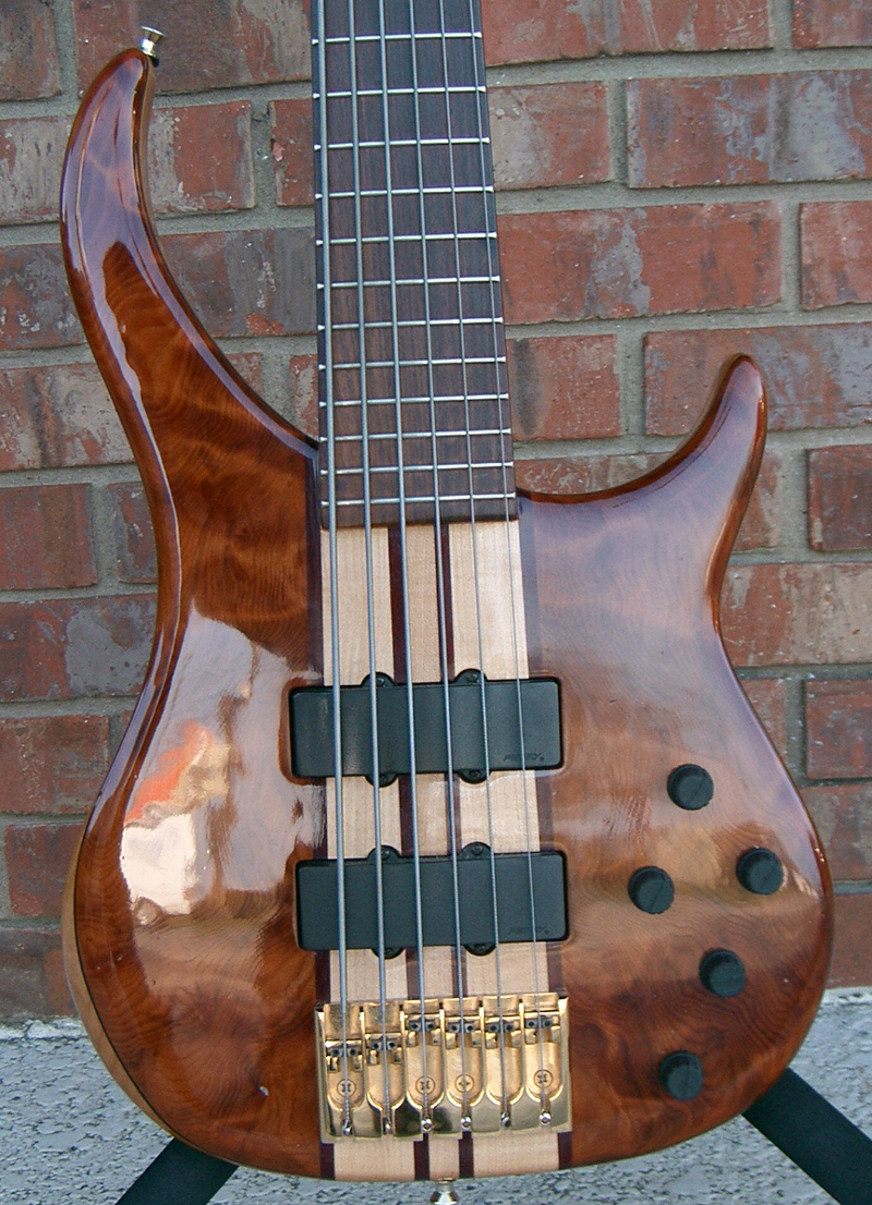 Peavey Cirrus 6 String Redwood – LowEnd Bass Shop Vault