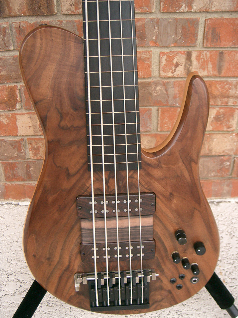 Fodera MG 5 String 36″ Scale Fretless – LowEnd Bass Shop Vault